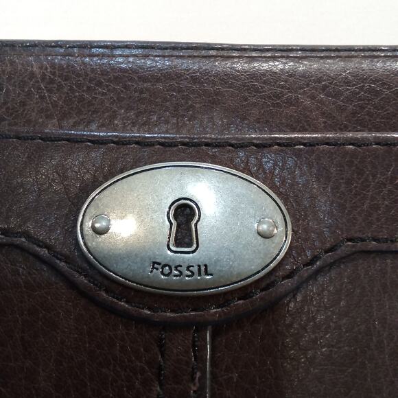 Fossil Brown Leather Zip Around Wallet Keyhole Logo Multiple Slots - Picture 3 of 7